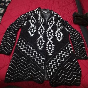 Absolutely Famous Black and White Geometric Knit Cardigan